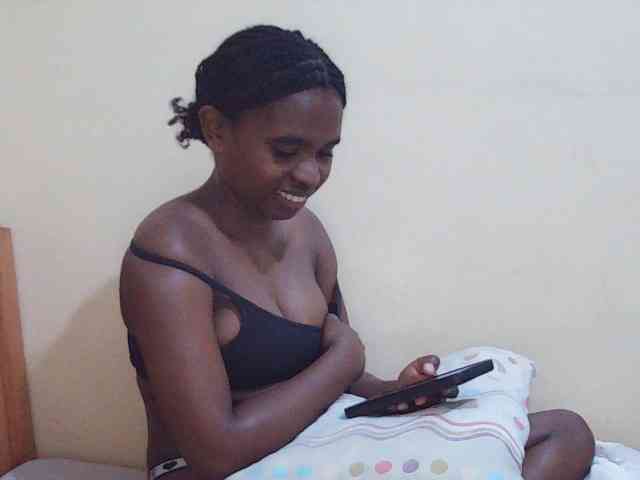 Sweetdiva2 webcam