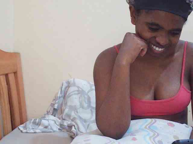 Sweetdiva2 webcam