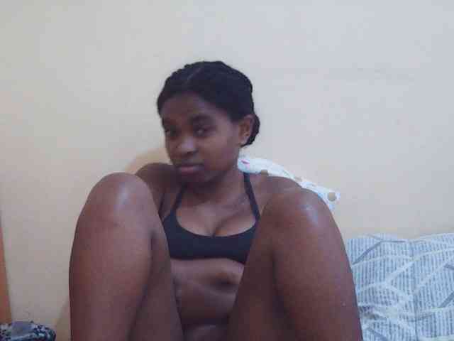 Sweetdiva2 webcam