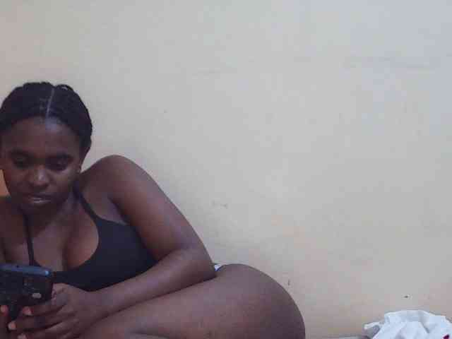 Sweetdiva2 webcam