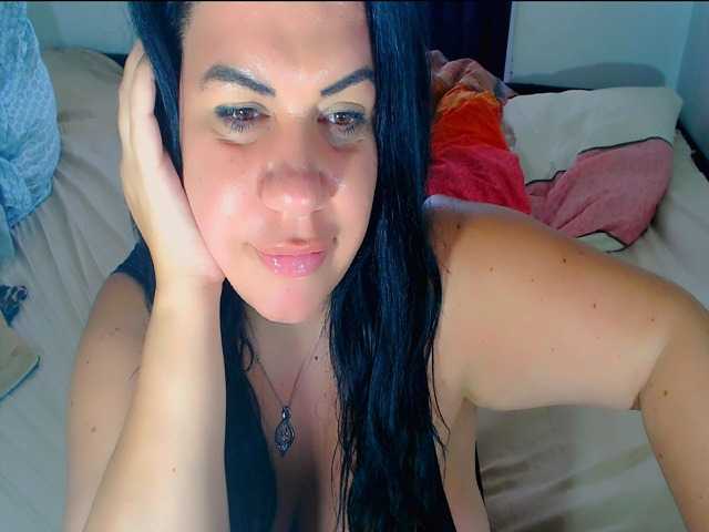LustfulL3ps live webcam show