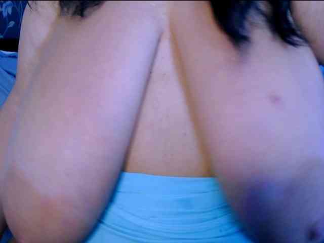 Your_hot_Escape webcam