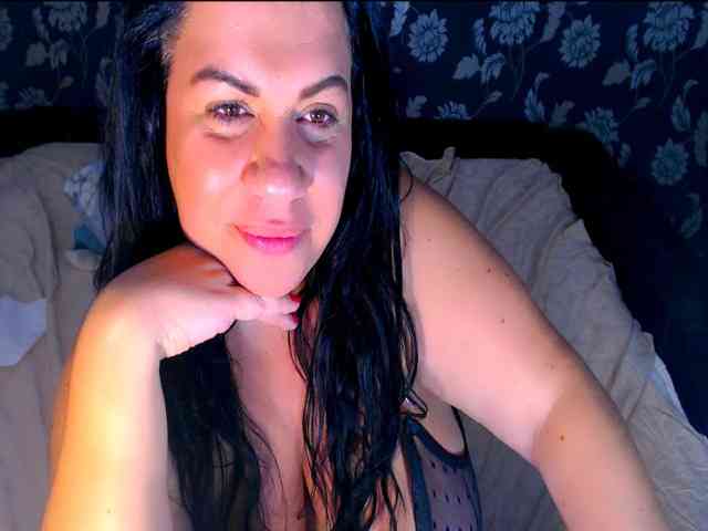 Your_hot_Escape webcam