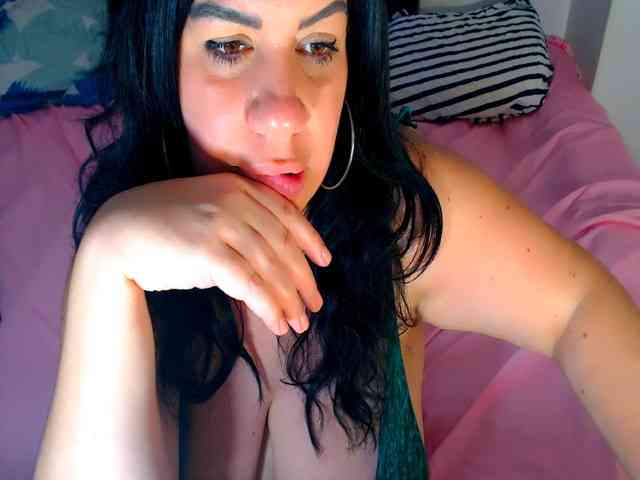 LustfulL3ps webcam