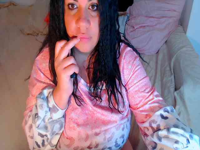LustfulL3ps webcam