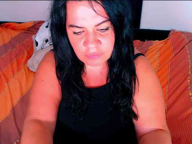LustfulL3ps Live Webcam on BongaCams