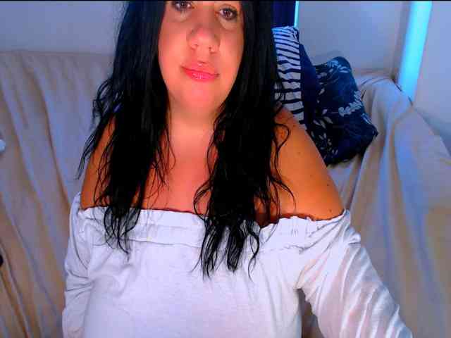 Your_hot_Escape webcam