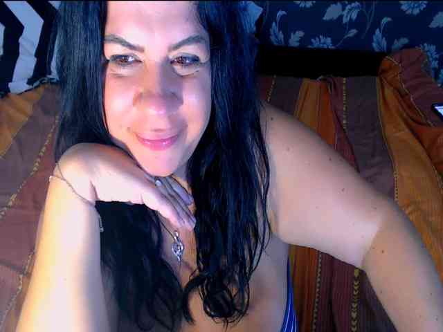 Your_hot_Escape webcam