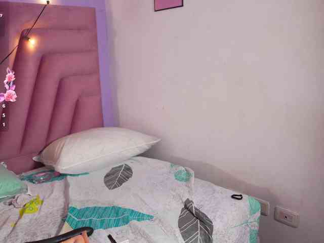 naughtyyindiann webcam