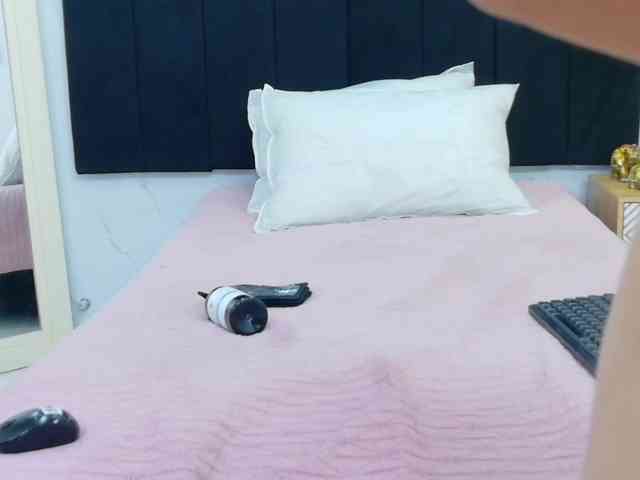 naughtyyindiann webcam