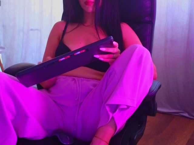LauraDelight live cam on BongaCams