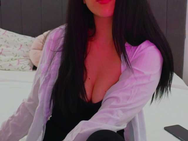 LauraDelight's BongaCams show and profile