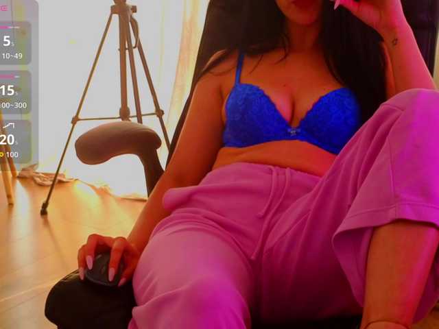 LauraDelight live webcam show