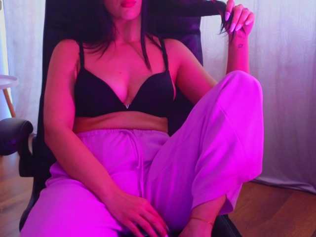 LauraDelight live cam on BongaCams