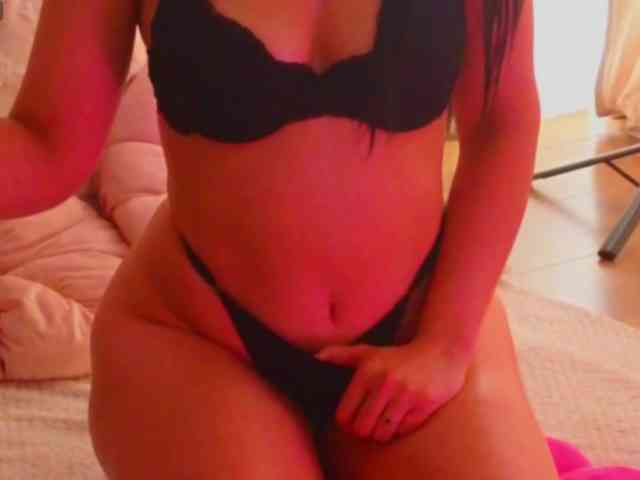 Model: LauraDelight