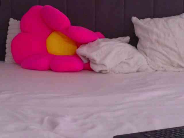 LauraDelight webcam