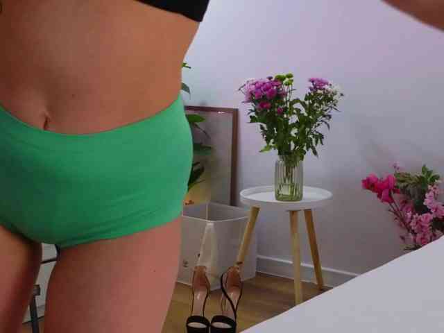 LauraDelight webcam