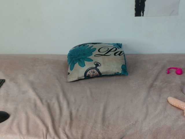 VelvetTits's BongaCams show and profile