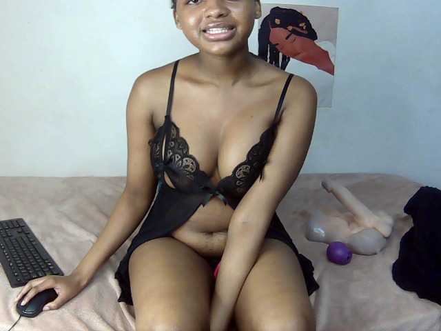 VelvetTits's BongaCams show and profile