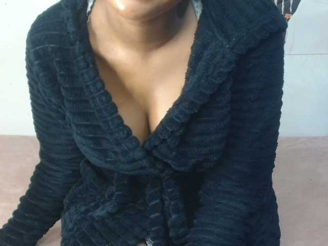 VelvetTits's BongaCams show and profile