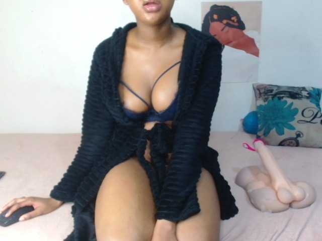 VelvetTits's BongaCams show and profile