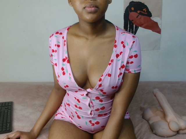 VelvetTits's BongaCams show and profile