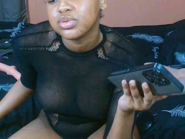 VelvetTits webcam