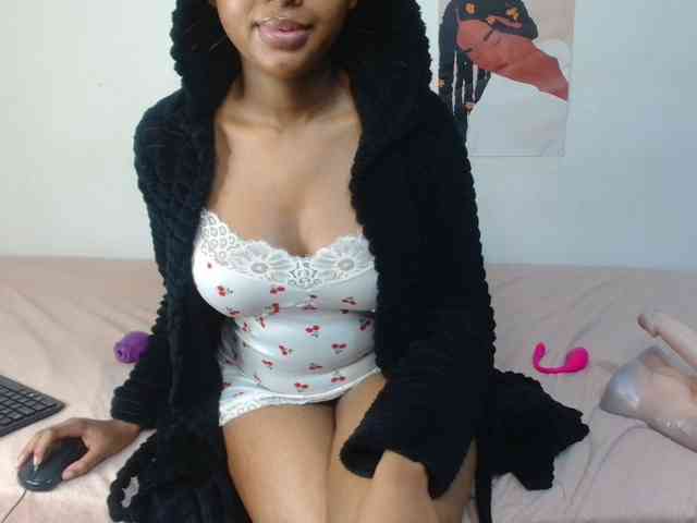 VelvetTits webcam