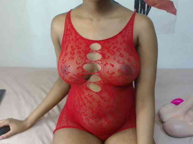 VelvetTits webcam