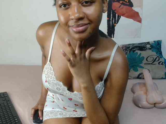 VelvetTits webcam