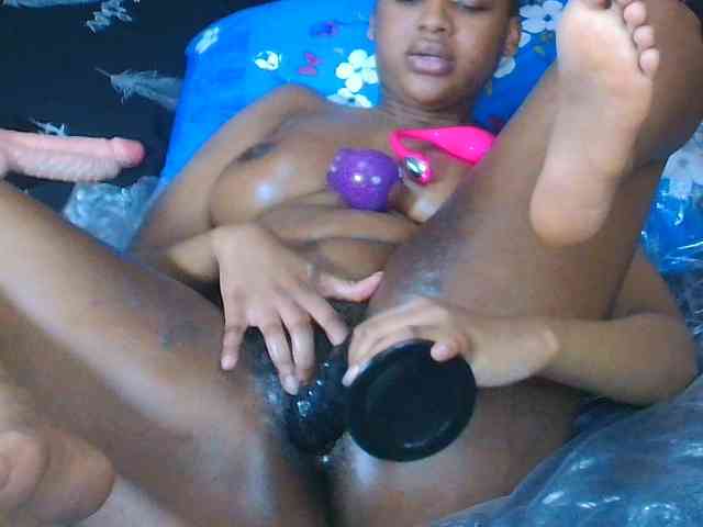 VelvetTits webcam