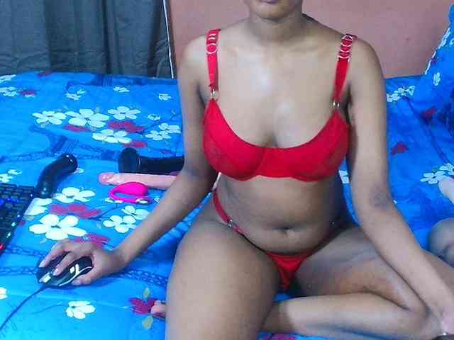 VelvetTits webcam
