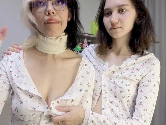 KateMooss live cam and statistics on UnifiedCams