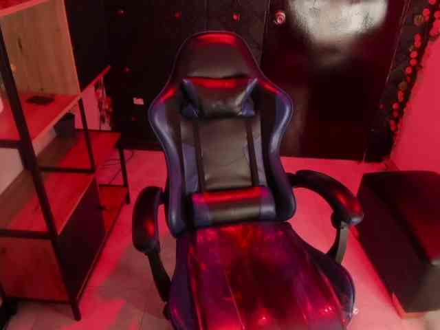 ChloeLombardi webcam