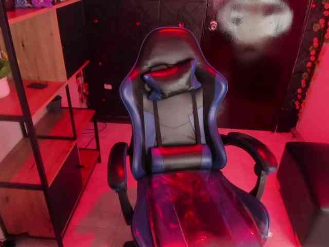 ChloeLombardi webcam