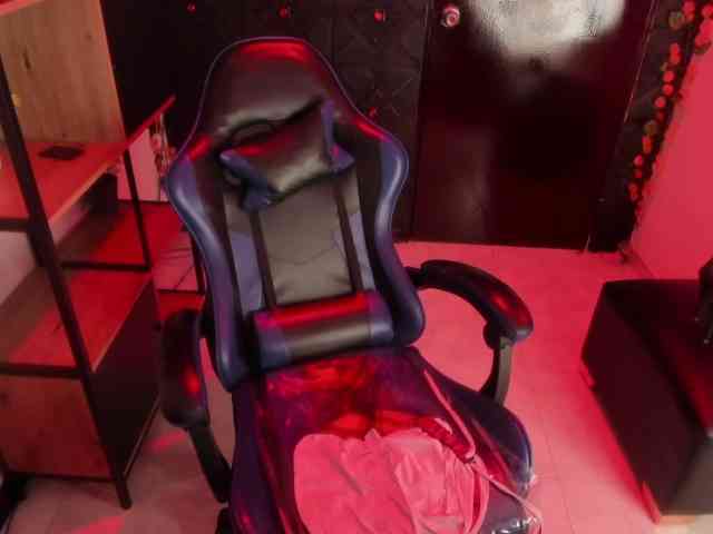 ChloeLombardi webcam