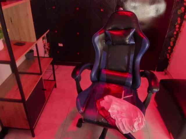 ChloeLombardi webcam