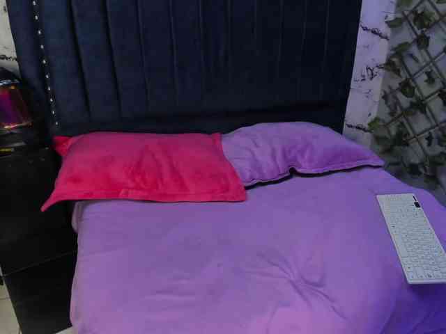 ChloeLombardi webcam