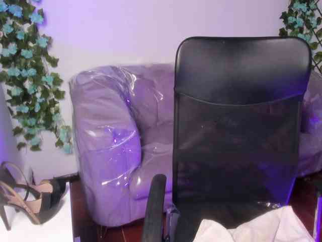 ChloeLombardi webcam