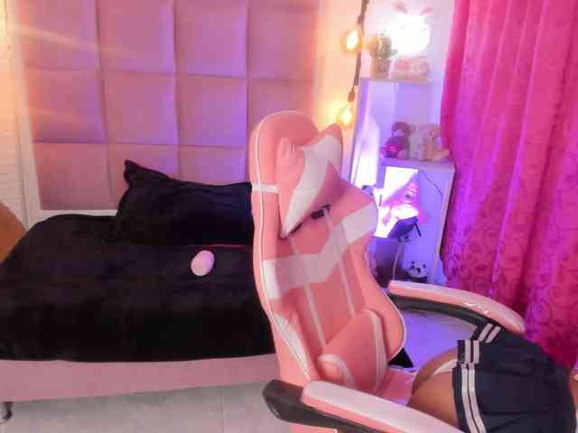 ChloeLombardi webcam