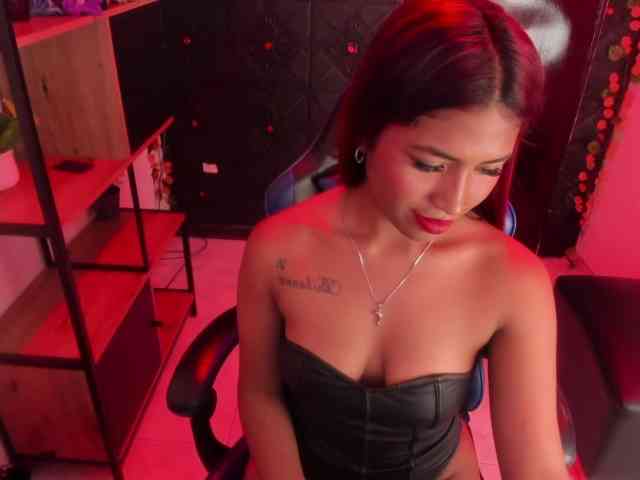 ChloeLombardi webcam