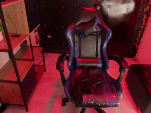 ChloeLombardi webcam