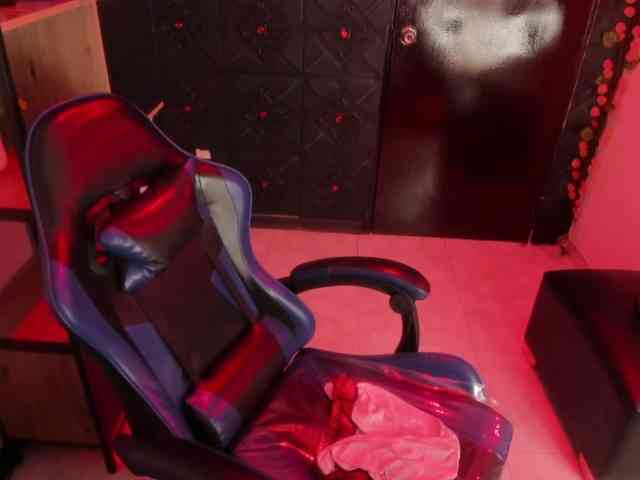 ChloeLombardi webcam