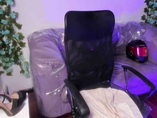 ChloeLombardi webcam