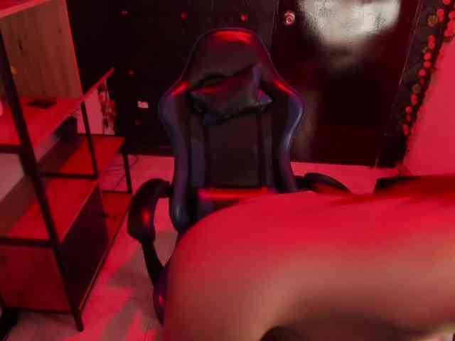 ChloeLombardi webcam