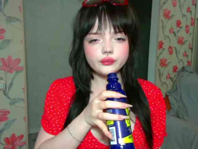 AnnmarieGuastella webcam