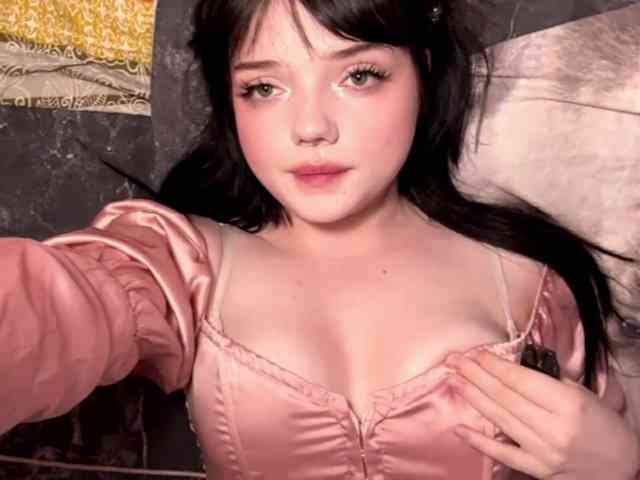 Model: AnnmarieGuastella