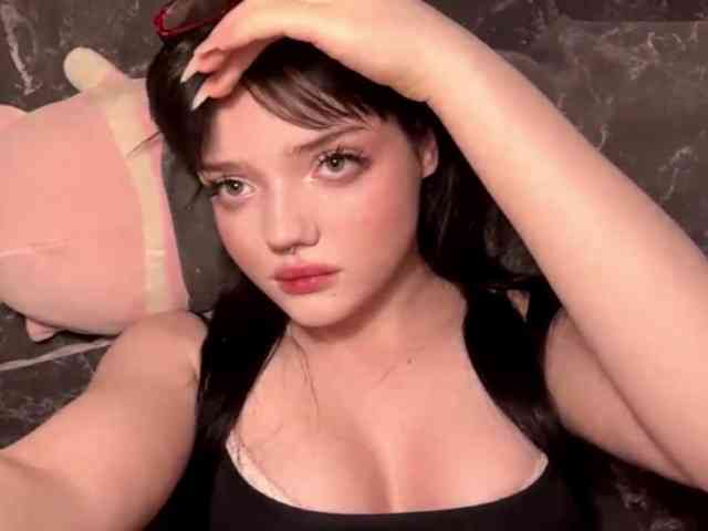 Model: AnnmarieGuastella