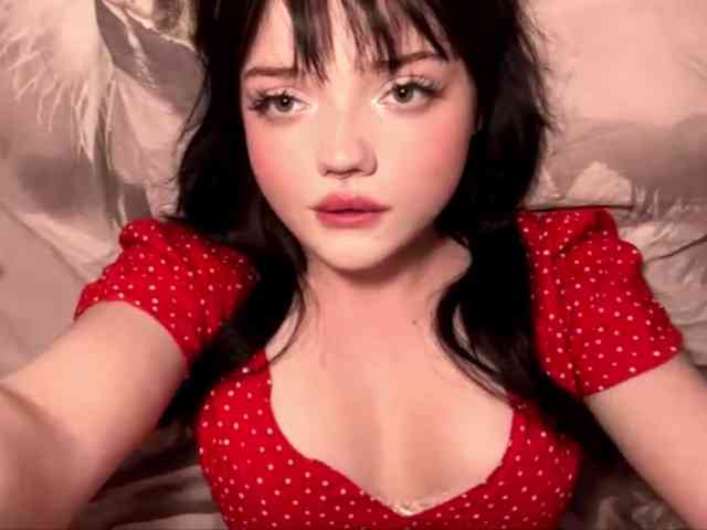AnnmarieGuastella webcam
