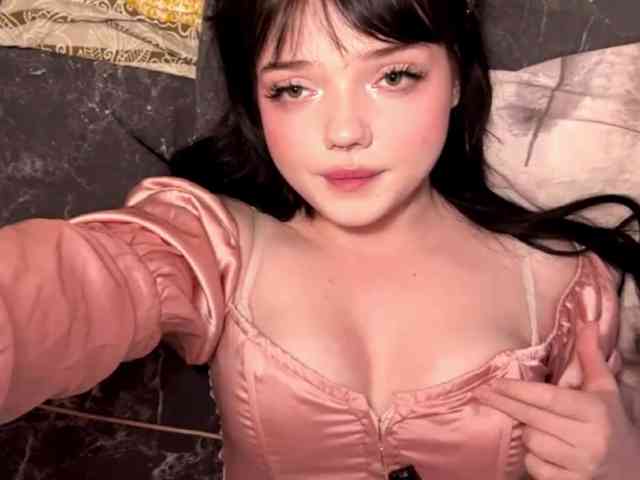 Model: AnnmarieGuastella